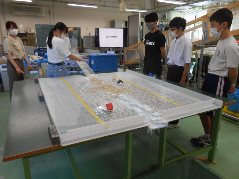 C科体験授業「地盤防災を学ぶ」が開講されました